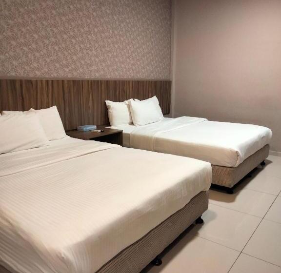 בית מלון כפרי Jelai Raub