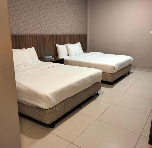 בית מלון כפרי Jelai Raub