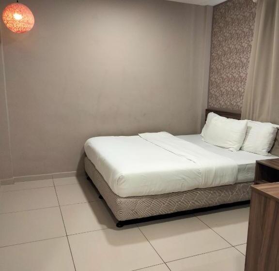 בית מלון כפרי Jelai Raub