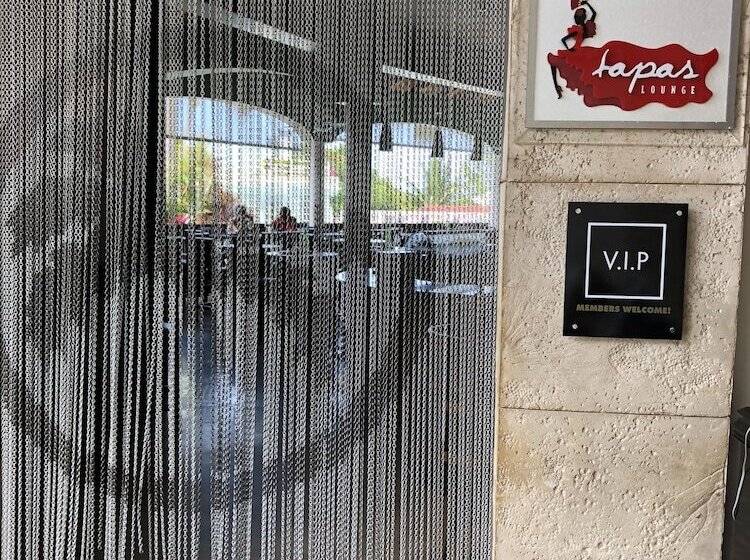 هتل Lifestyle Kosher Cofresi Suites