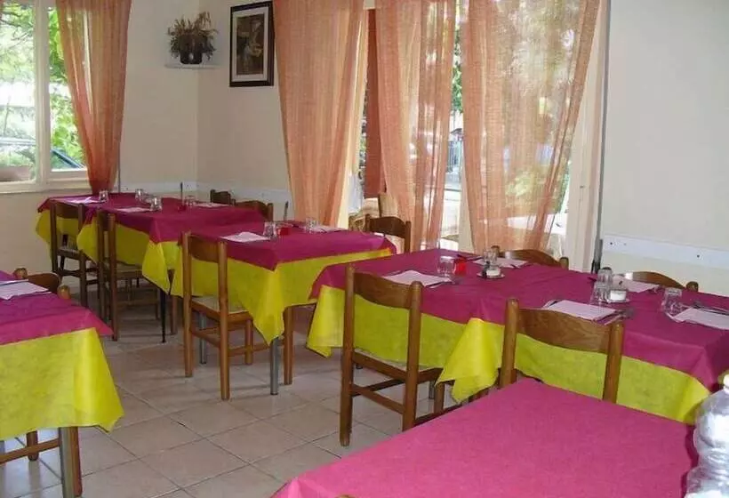Hotelli Pensione Berlati