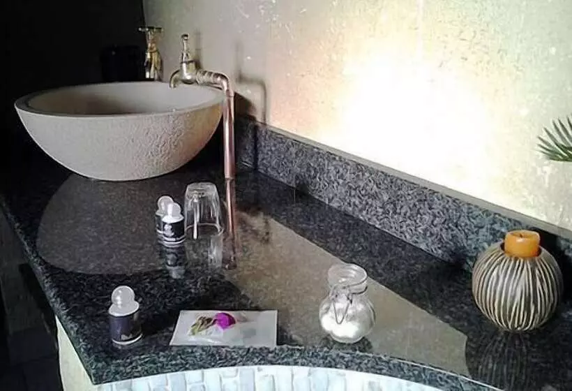 ホテル Zenzele River Lodge