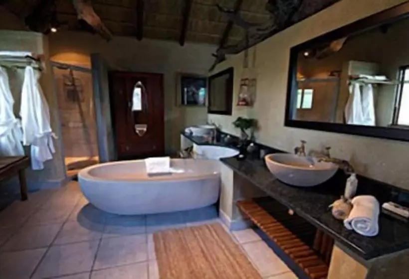 ホテル Zenzele River Lodge