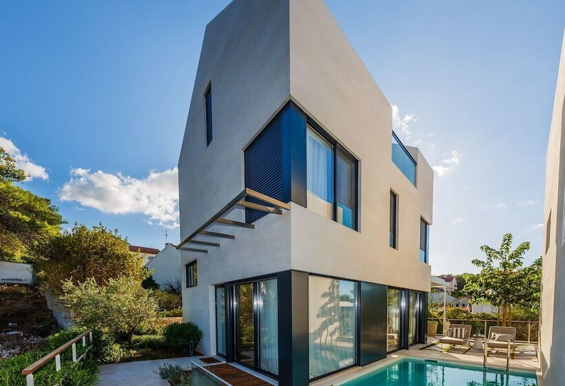 Omega Villas Complex