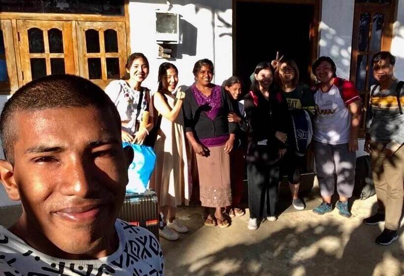 Pensiune Adisham Village Home