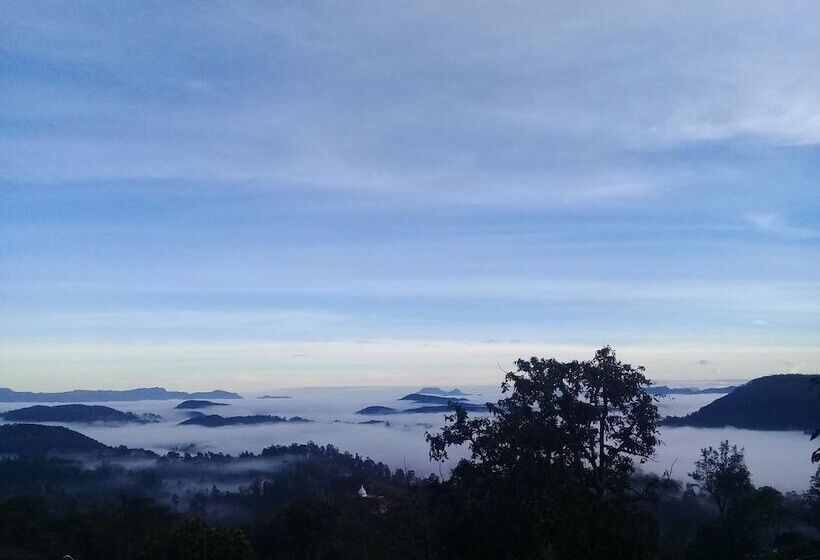 Pensiune Adisham Village Home