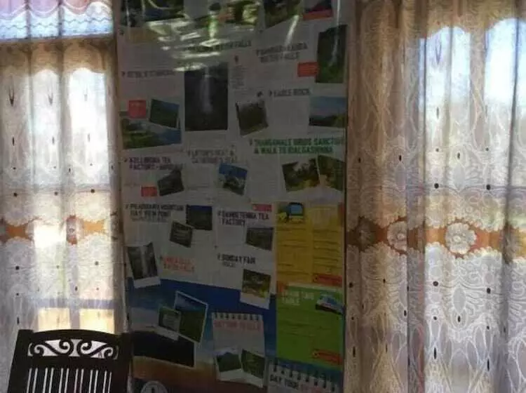 ペンション Adisham Village Home