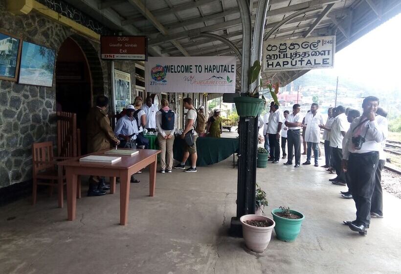 Pensiune Adisham Village Home