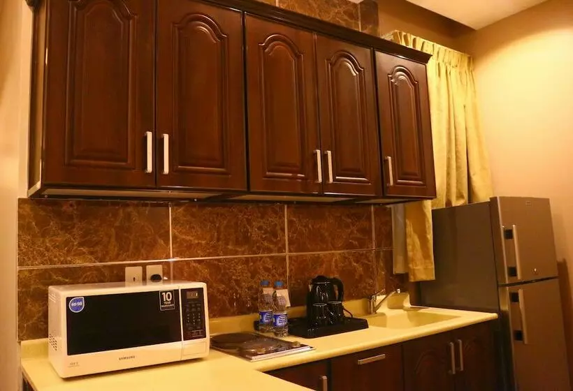 Silverton Hotel Suites