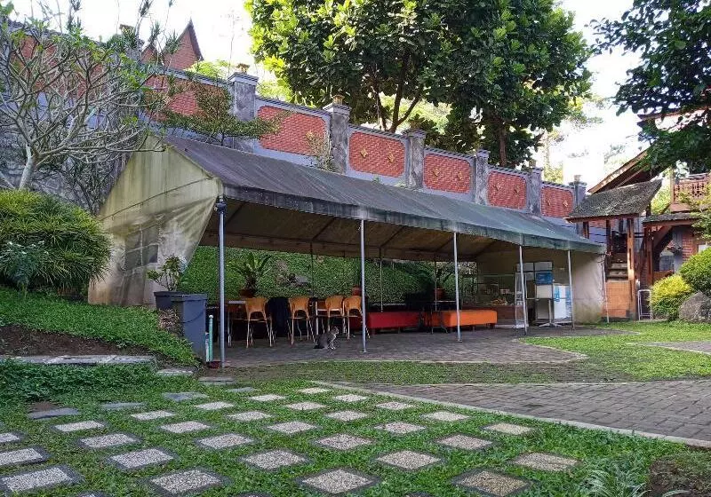 Hotelli Bantal Guling Villa