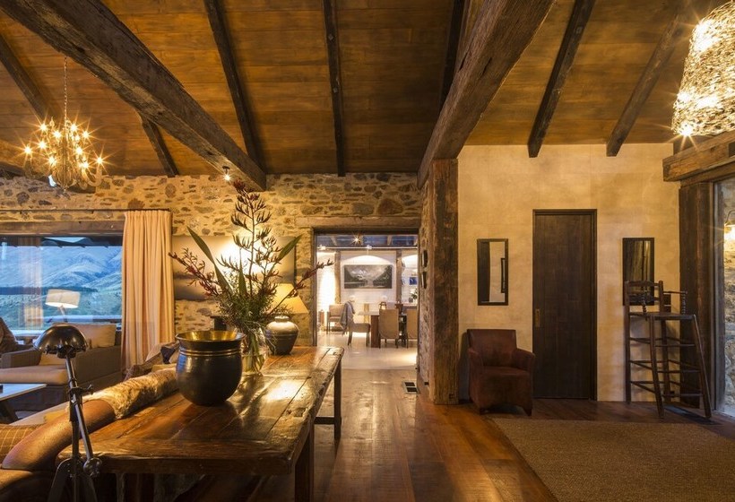 Отель Mahu Whenua