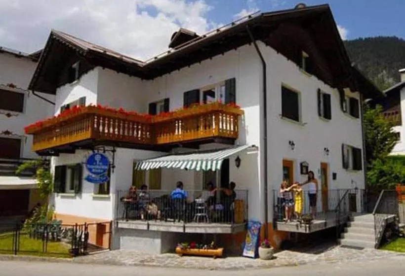 ホテル B&b Meublè Giustina