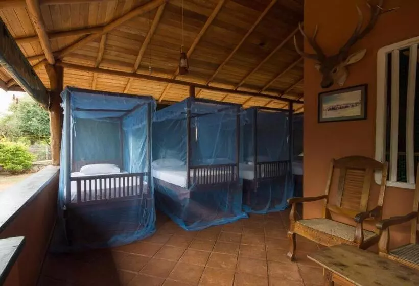 Hotelli Yala Caravan Village