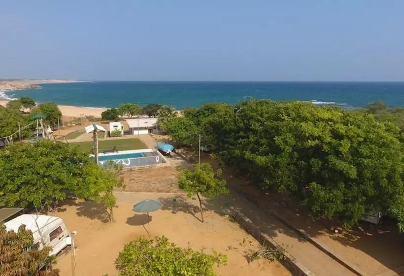 Hotelli Yala Caravan Village