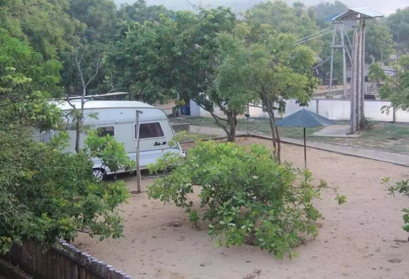 Hotelli Yala Caravan Village