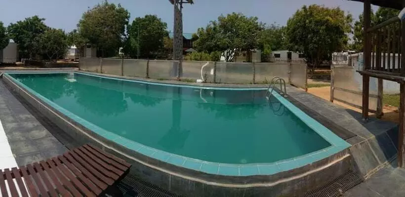 Hotelli Yala Caravan Village