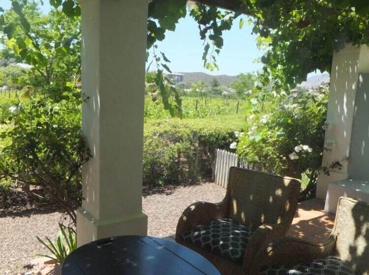 بنسيون The Vineyard Country House