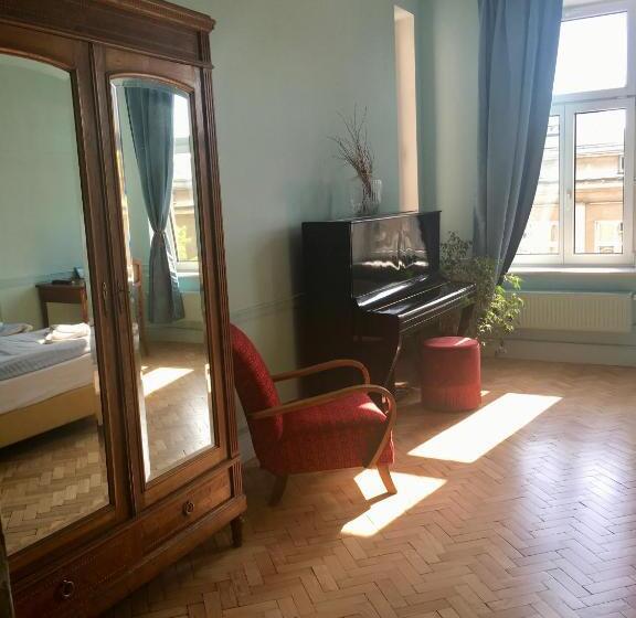 4th Floor Bed And Breakfast