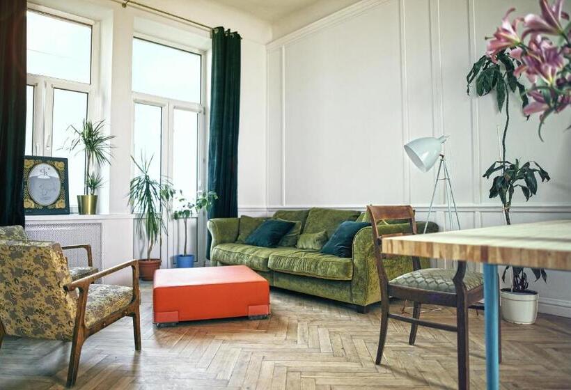 4th Floor Bed And Breakfast