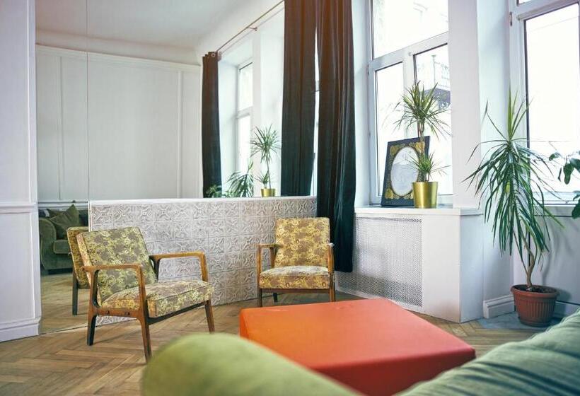 4th Floor Bed And Breakfast