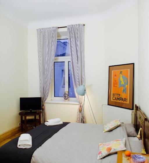 4th Floor Bed And Breakfast