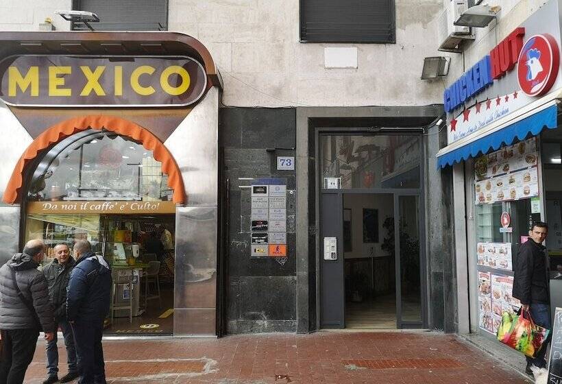 تختخواب و صبحانه Napoli Relais