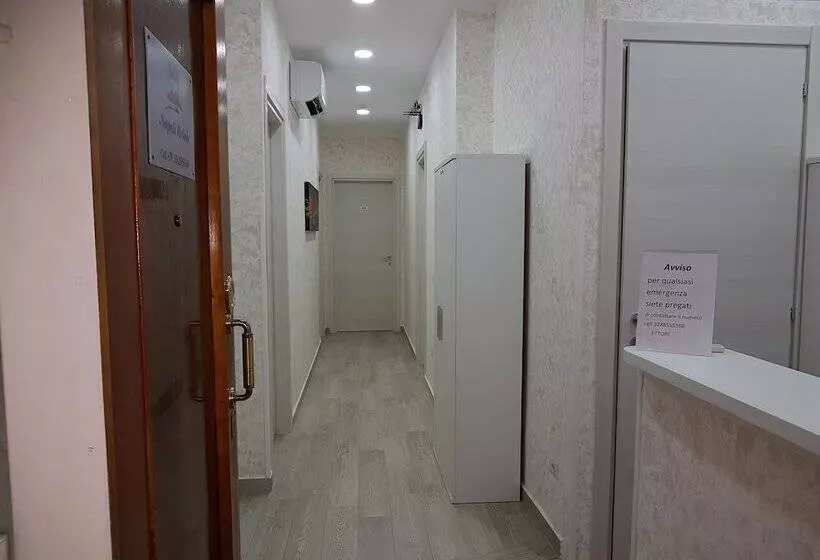 تختخواب و صبحانه Napoli Relais