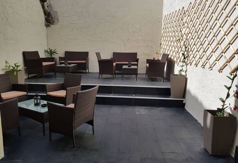 בית מלון כפרי Old Town Senses Boutique