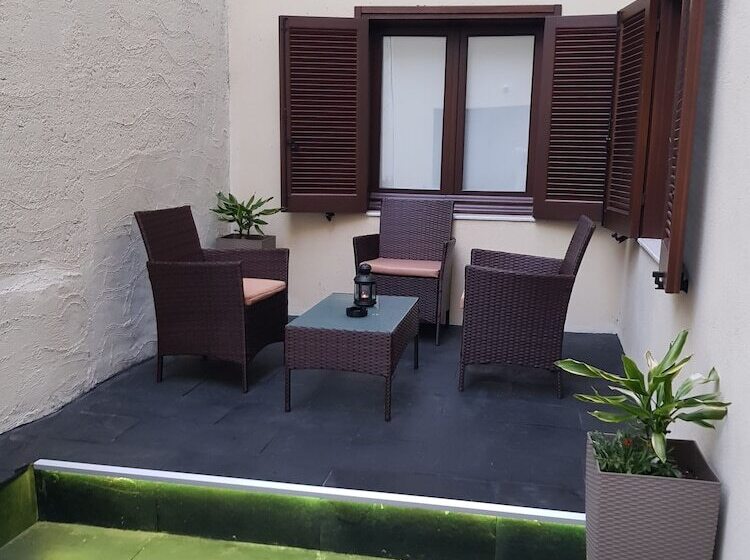 בית מלון כפרי Old Town Senses Boutique