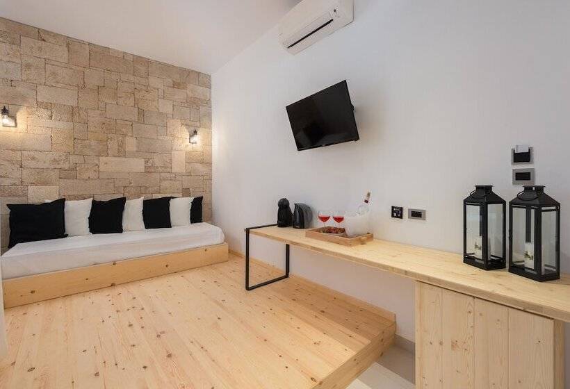 בית מלון כפרי Old Town Senses Boutique