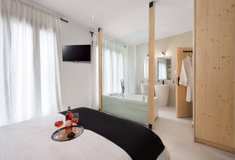 בית מלון כפרי Old Town Senses Boutique