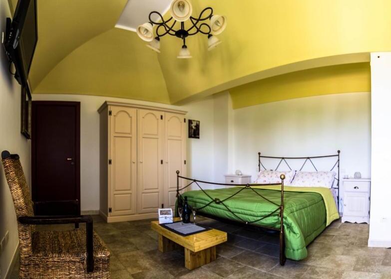 בית מלון כפרי Agriturismo Masseria Calongo