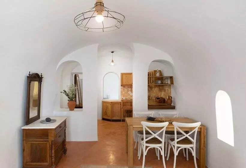 Kastro Mansion