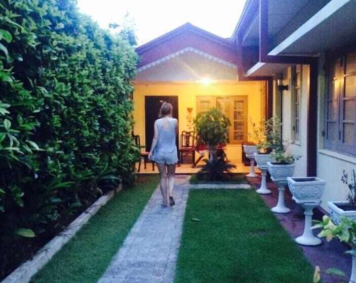 ユースホステル Lavinia Villa