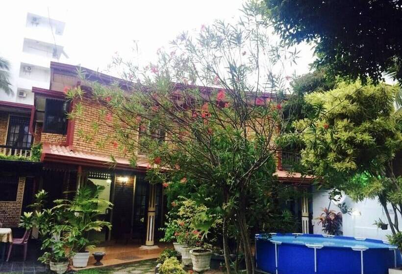 ユースホステル Lavinia Villa