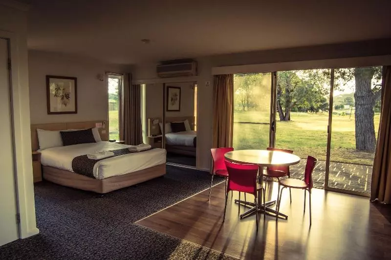 モーテル Yowani Country Club