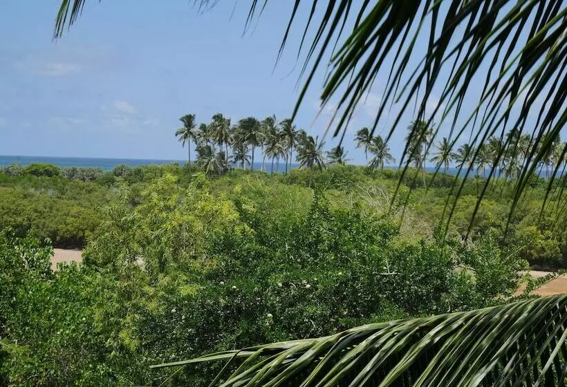 ペンション Hideaway Lodge