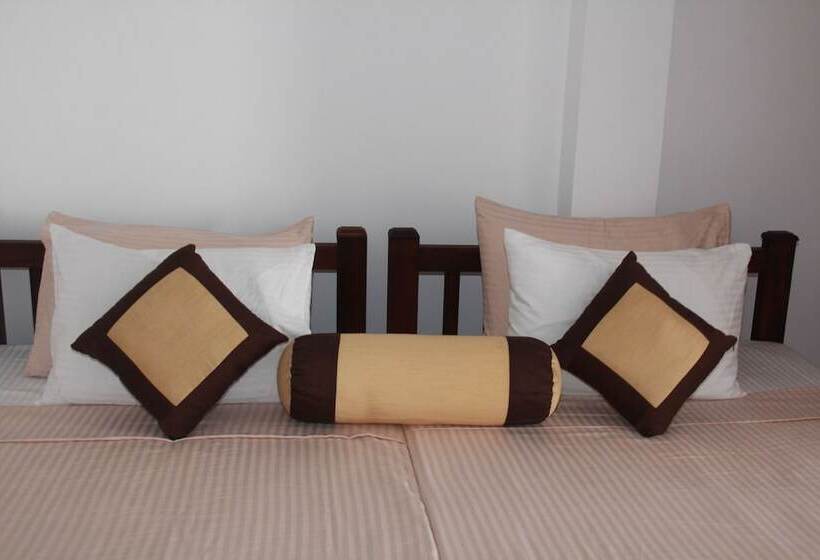 Ravindra Hotel And Restaurant