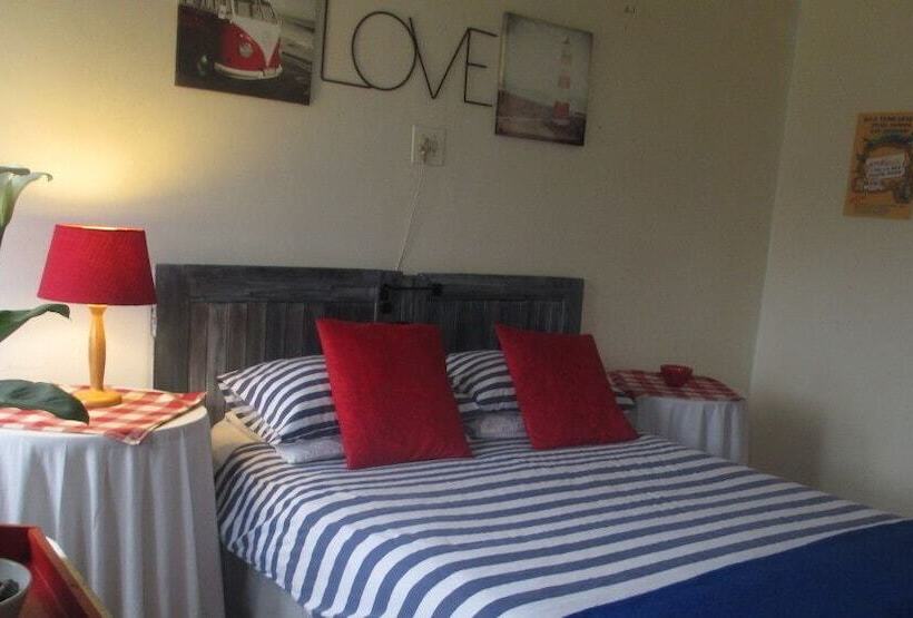 הוסטל Lighthouse Farm Backpackers Lodge