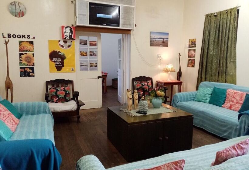 הוסטל Lighthouse Farm Backpackers Lodge