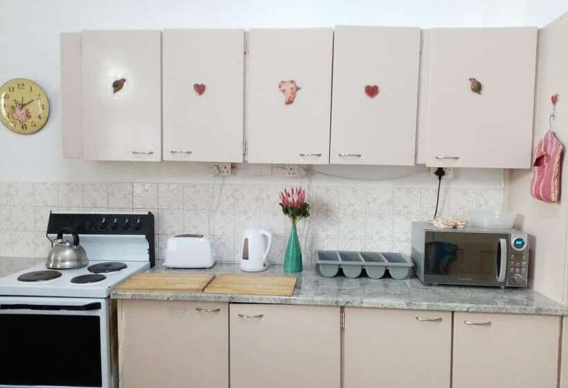 הוסטל Lighthouse Farm Backpackers Lodge