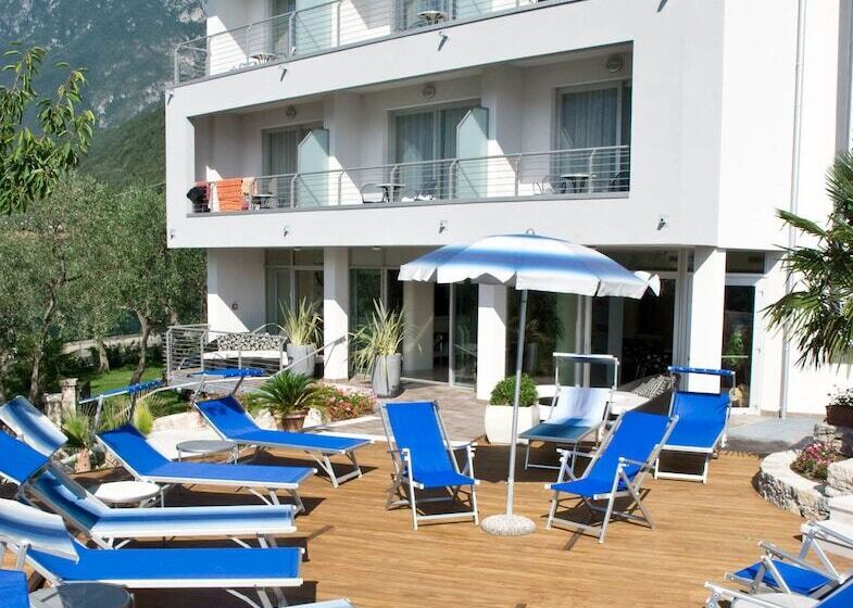 ホテル Campagnola