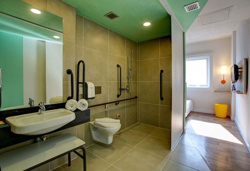 Hotel Ibis Budget Tambore