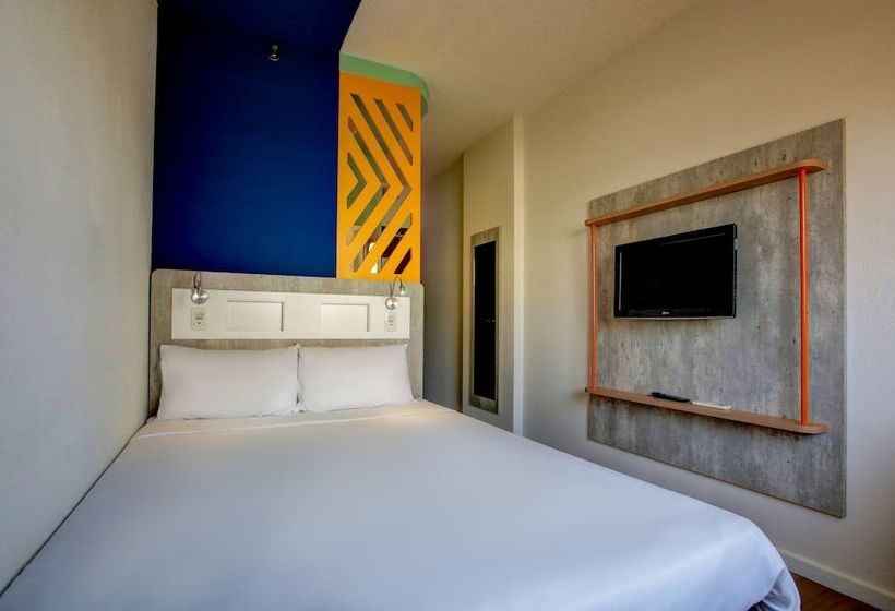 Hotel Ibis Budget Tambore