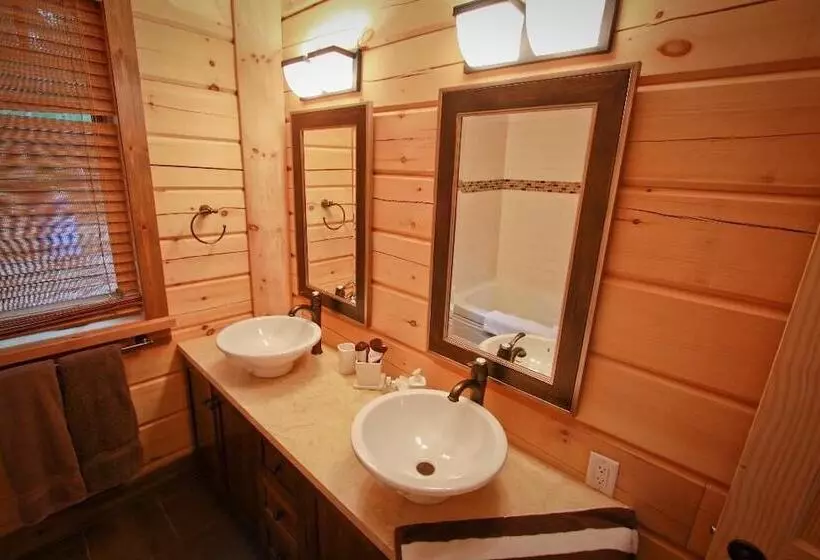 Hotelli Wilderness Tours Rafting Resort