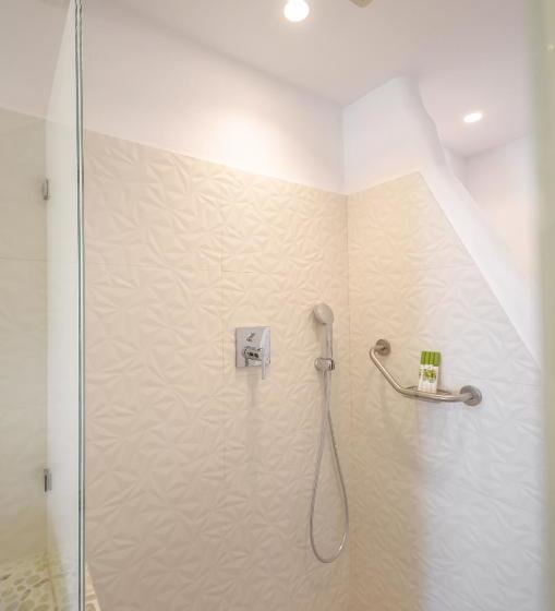 פנסיון Cyano Suites