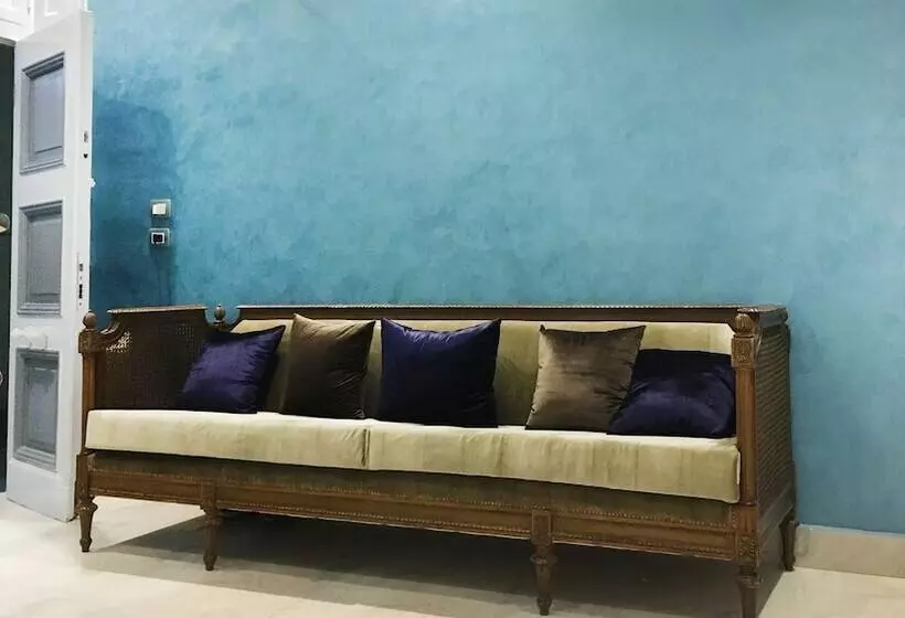 هاستل Sufi House