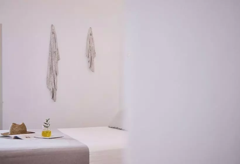 ホテル Chrysalis Boutique   Adults Only