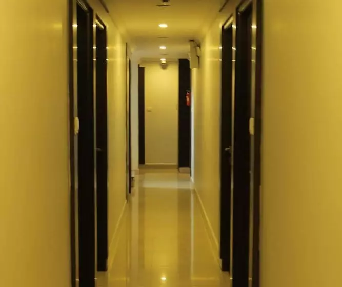 ホテル Mount Residency