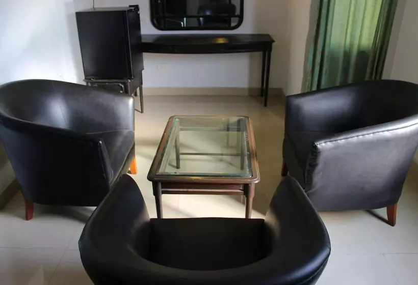 ホテル Mount Residency